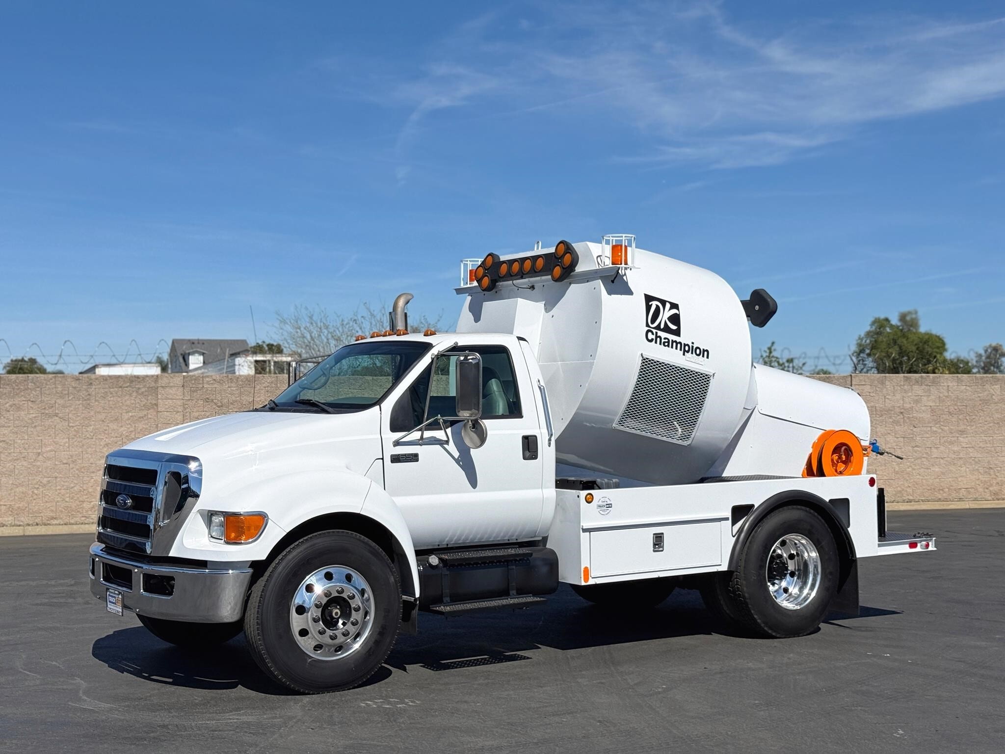 2006 FORD F650 SD in Sacramento, CA