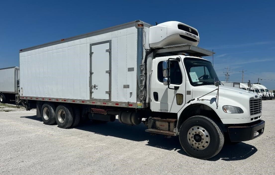 2019 FREIGHTLINER BUSINESS CLASS M2 106 in Miami, FL