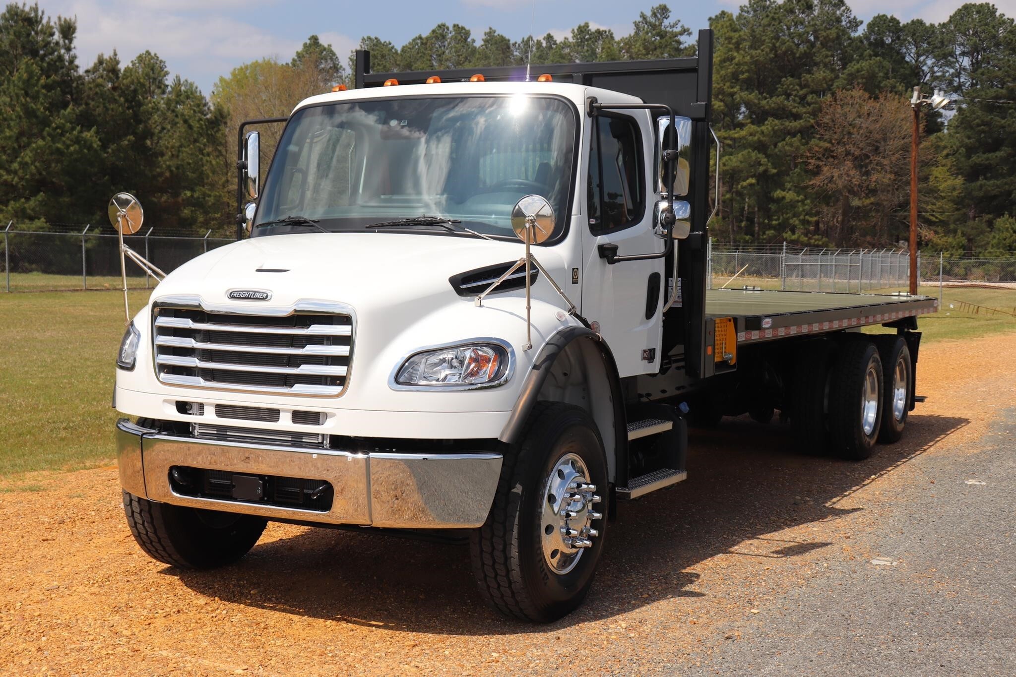 2026 FREIGHTLINER BUSINESS CLASS M2 106 in Tyler, TX