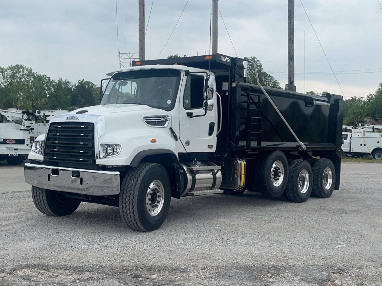 2027 FREIGHTLINER 114 SD in Kansas City, MO