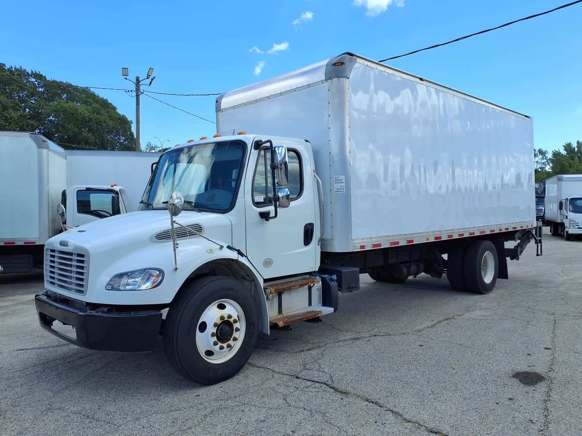 2019 FREIGHTLINER BUSINESS CLASS M2 106 in Warwick, RI