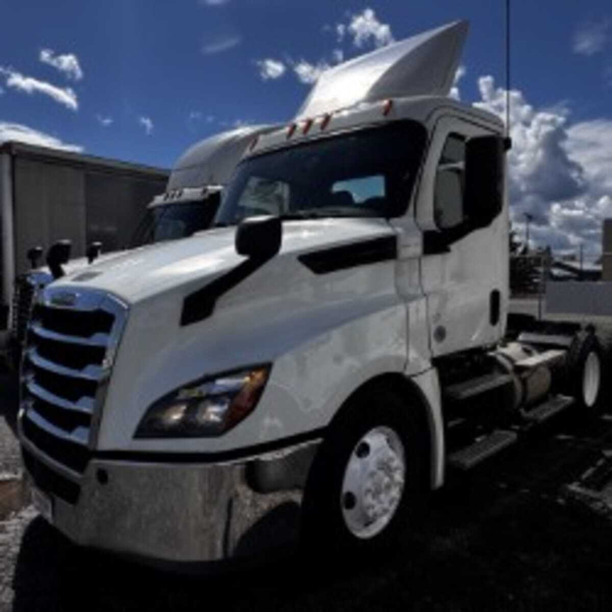 2019 FREIGHTLINER CASCADIA 126 in Hampton, VA