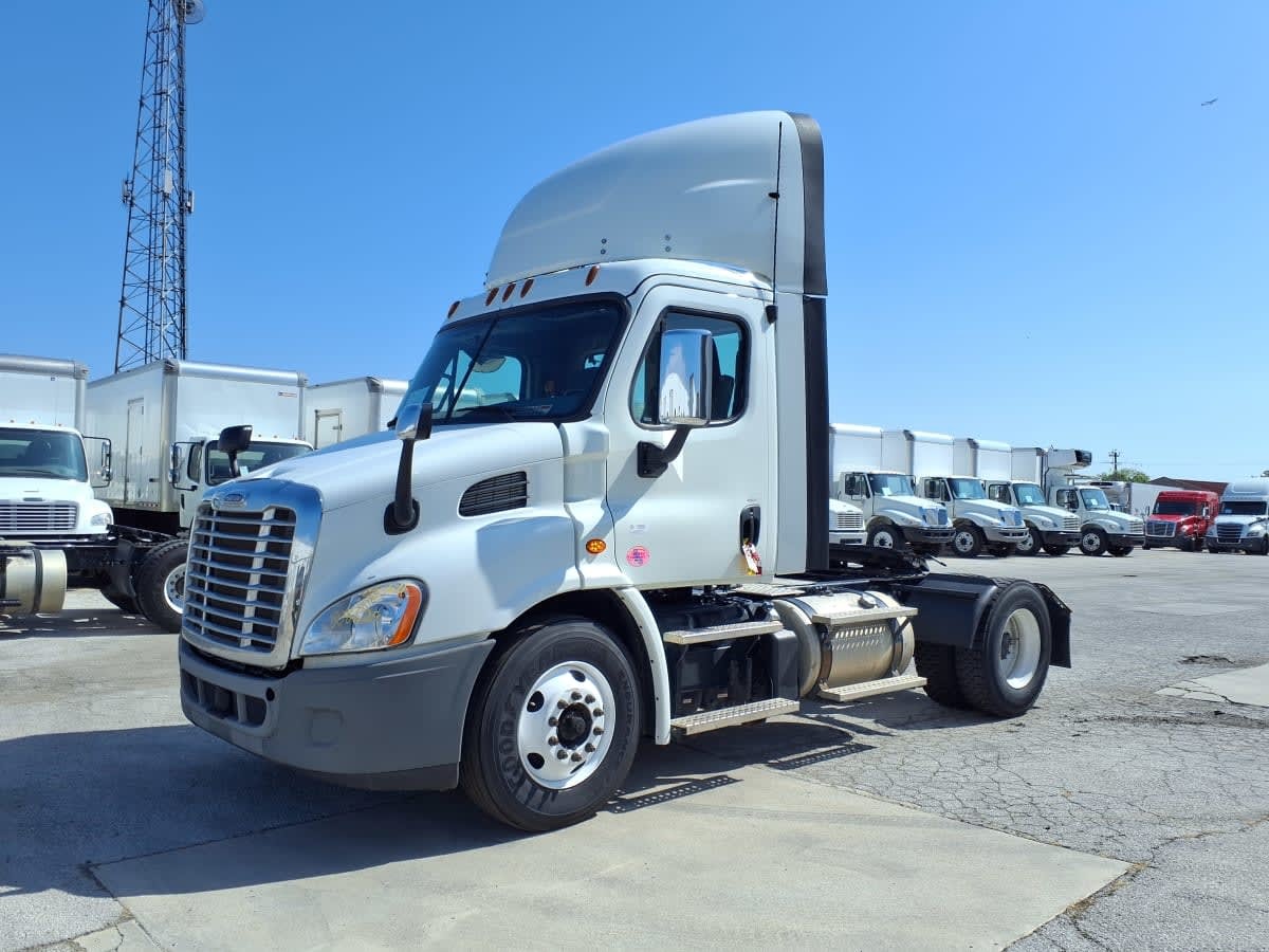 2019 FREIGHTLINER CASCADIA 113 in Fort Worth, TX