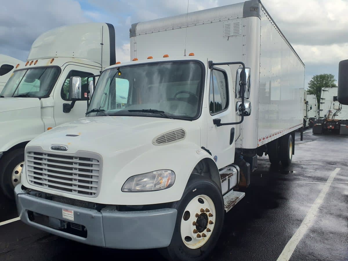 2022 FREIGHTLINER BUSINESS CLASS M2 106 in Altoona, IA