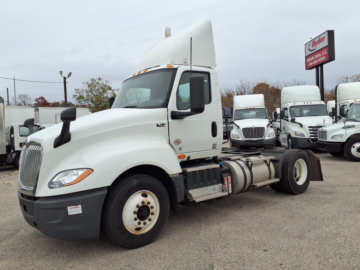 2021 INTERNATIONAL LT625 DAYCAB S/A in Warwick, RI
