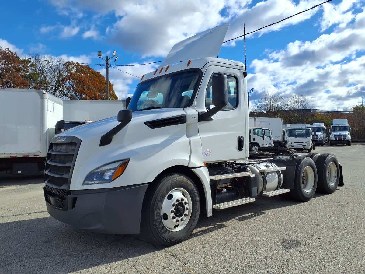 2019 FREIGHTLINER CASCADIA 126 in Warwick, RI