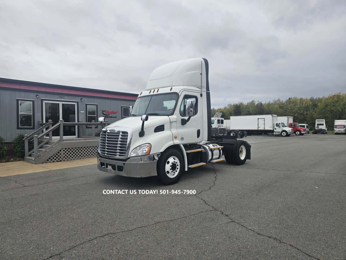 2018 FREIGHTLINER CASCADIA 113 in North Little Rock, AR