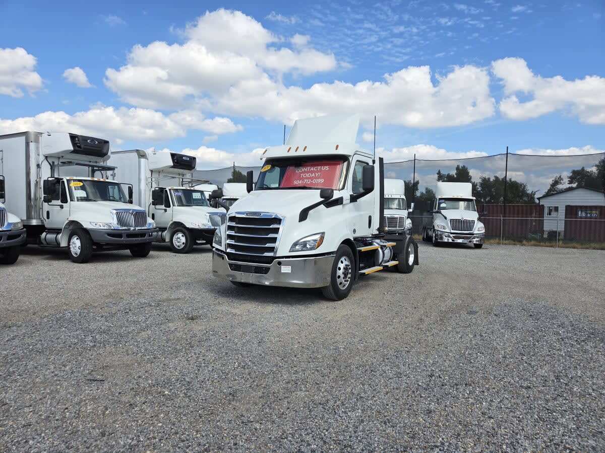 2020 FREIGHTLINER CASCADIA 116 in Saint Rose, LA