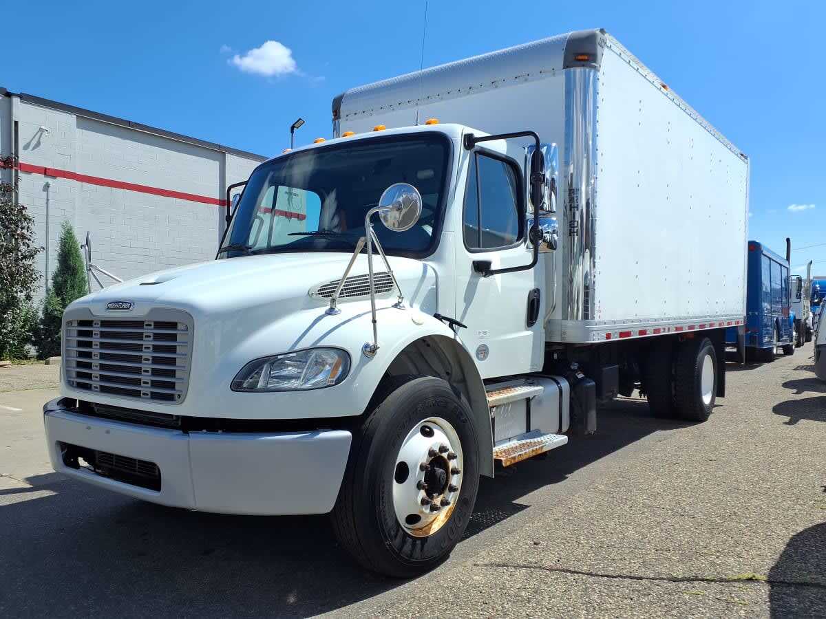 2019 FREIGHTLINER BUSINESS CLASS M2 106 in Altoona, IA