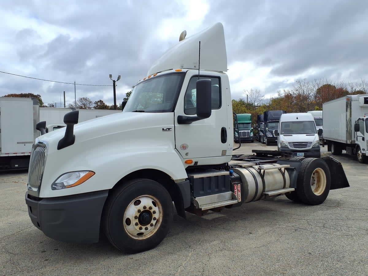 2021 INTERNATIONAL LT625 DAYCAB S/A in Warwick, RI