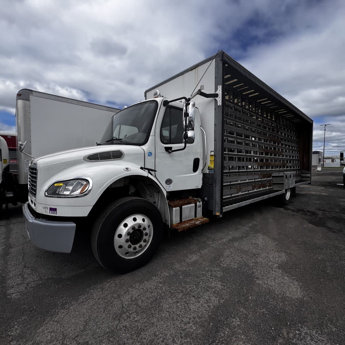 2020 FREIGHTLINER BUSINESS CLASS M2 106 in Hampton, VA
