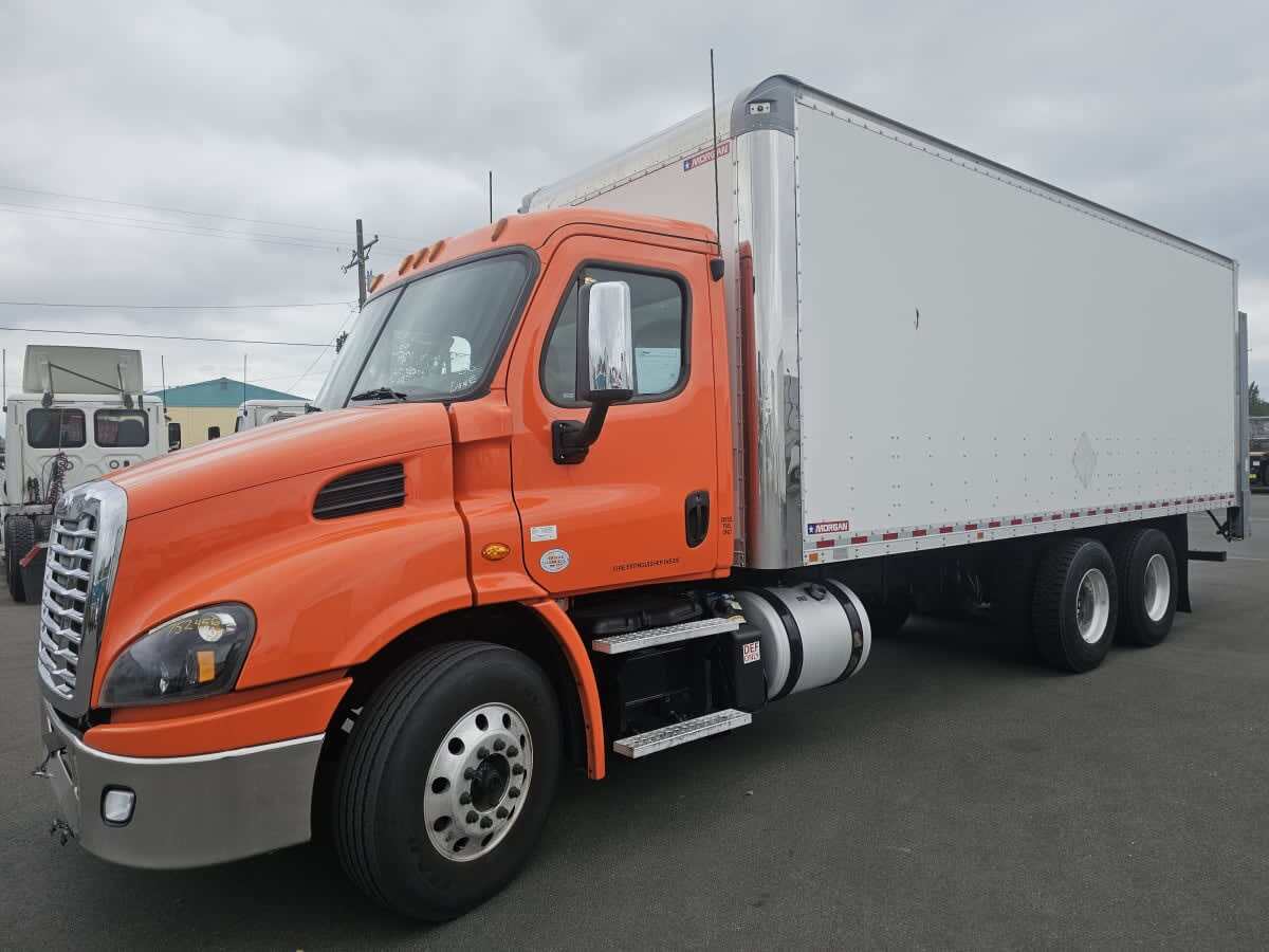 2018 FREIGHTLINER CASCADIA 113 in Tacoma, WA