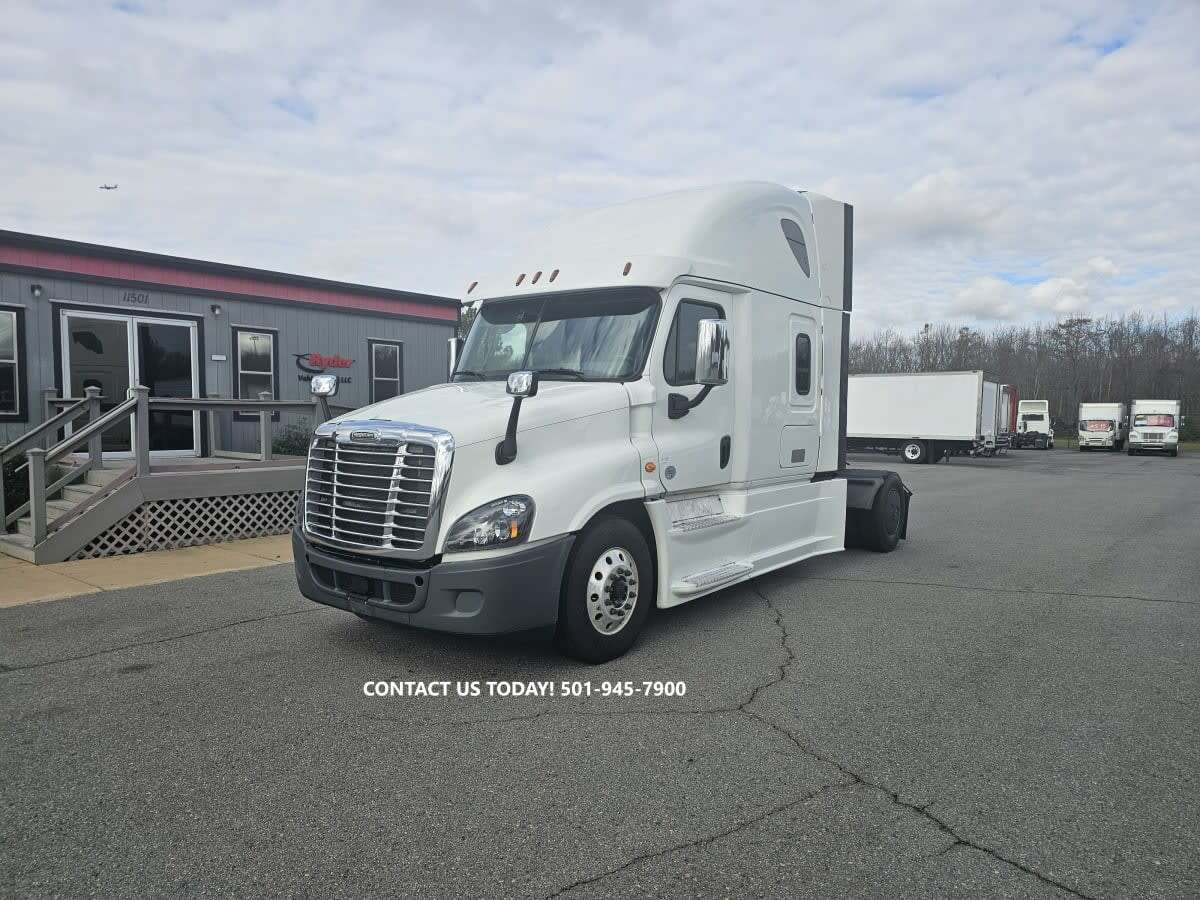 2020 FREIGHTLINER CASCADIA 125 in North Little Rock, AR