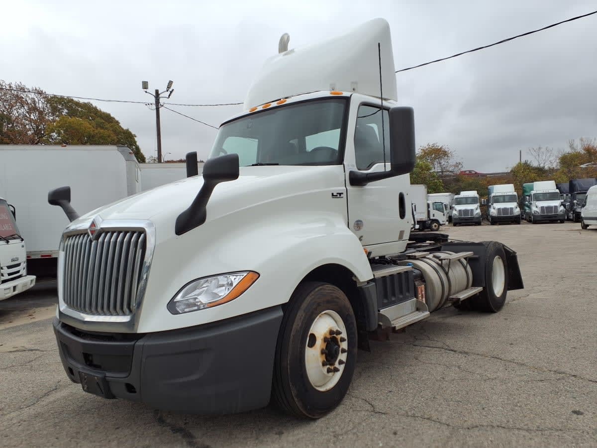 2021 INTERNATIONAL LT625 DAYCAB S/A in Warwick, RI