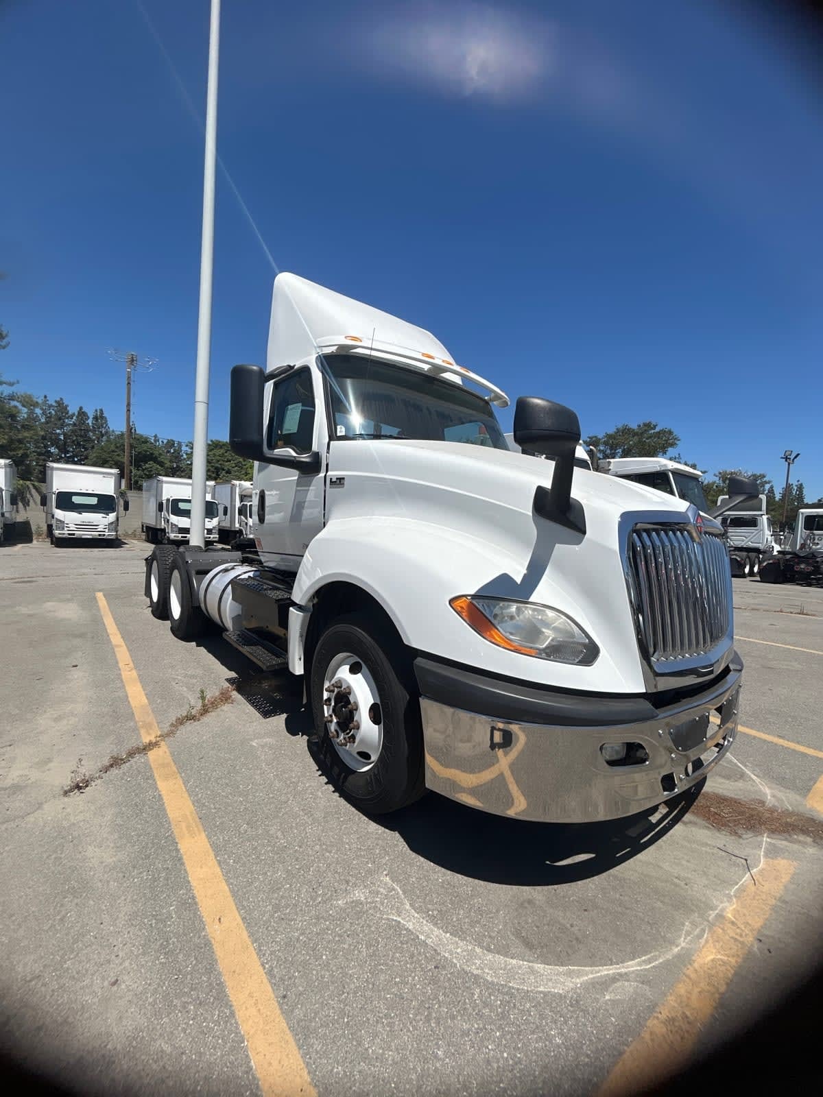 2018 INTERNATIONAL LT625 DAYCAB T/A in Pomona, CA