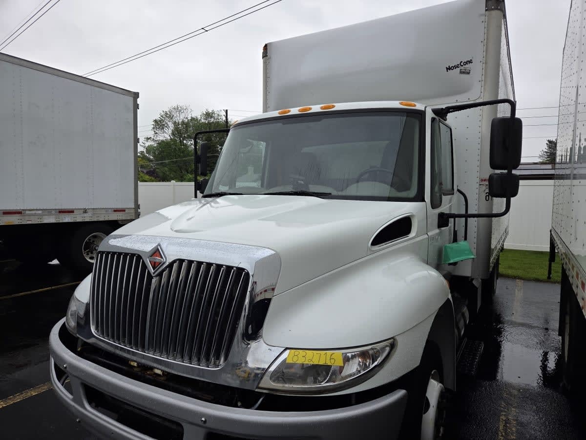 2019 INTERNATIONAL 4300 LP in Allentown, PA