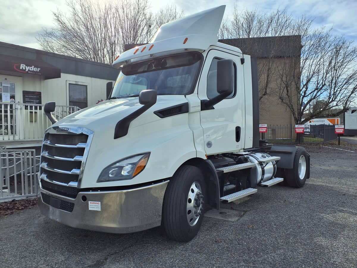 2020 FREIGHTLINER CASCADIA 116 in Knoxville, TN