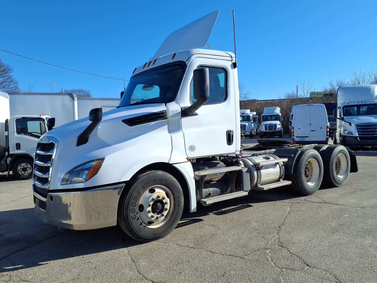 2019 FREIGHTLINER CASCADIA 126 in Warwick, RI
