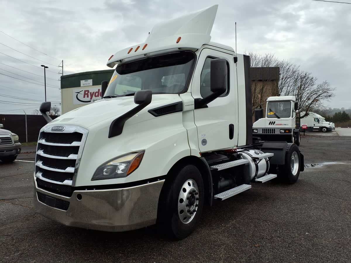 2020 FREIGHTLINER CASCADIA 116 in Knoxville, TN