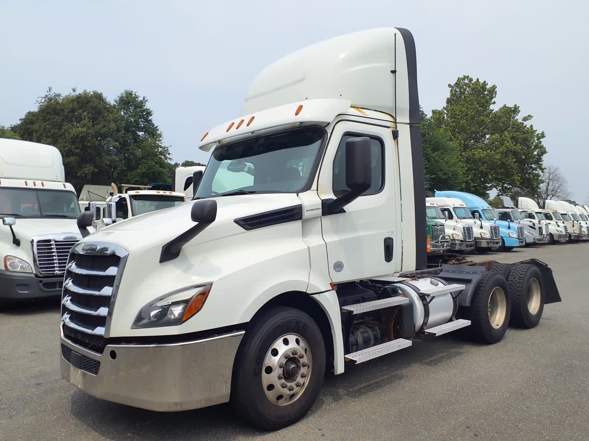 2019 FREIGHTLINER CASCADIA 126 in Springfield, MA