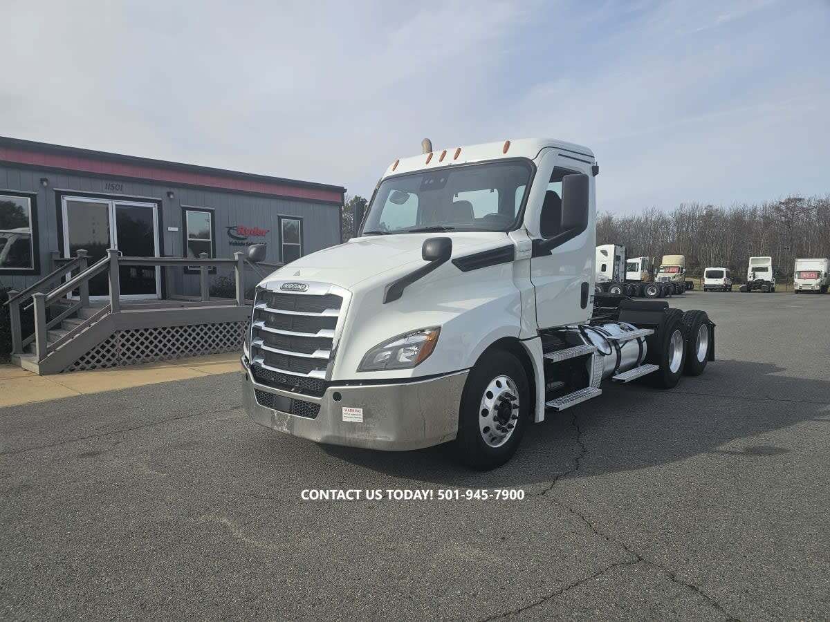 2021 FREIGHTLINER CASCADIA 126 in North Little Rock, AR