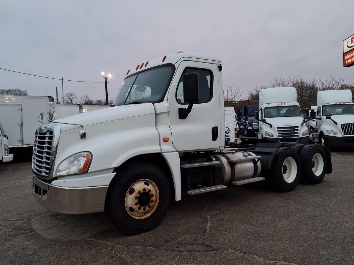 2019 FREIGHTLINER CASCADIA 125 in Warwick, RI