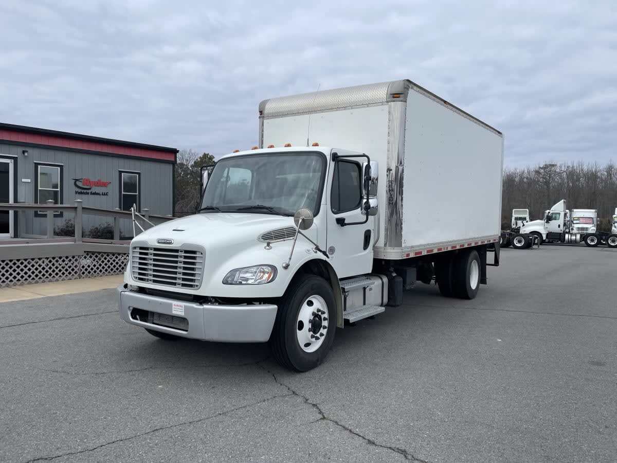 2019 FREIGHTLINER BUSINESS CLASS M2 106 in North Little Rock, AR
