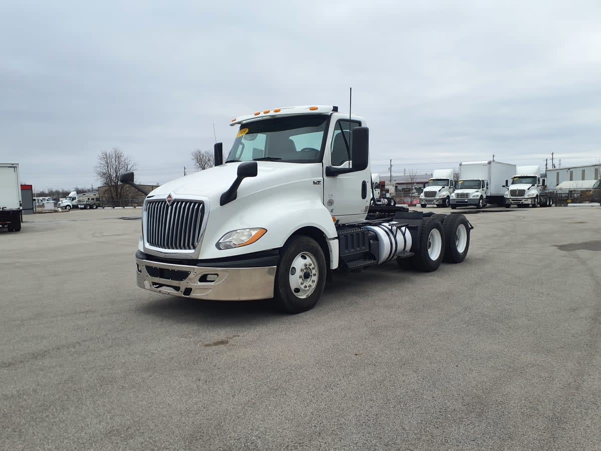 2019 INTERNATIONAL LT625 DAYCAB T/A in Clarksville, IN