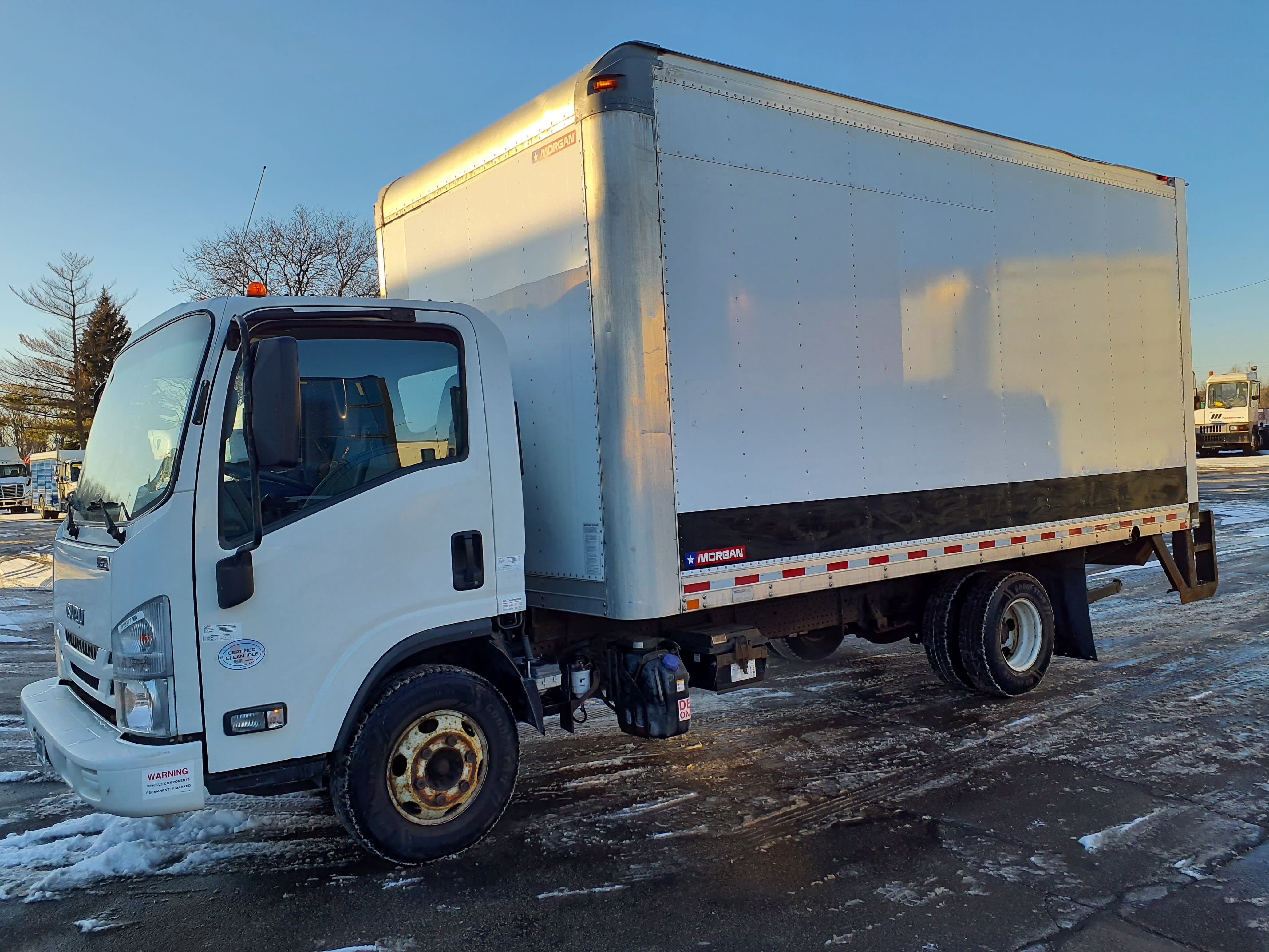 2018 ISUZU NPR HD in Oak Creek, WI