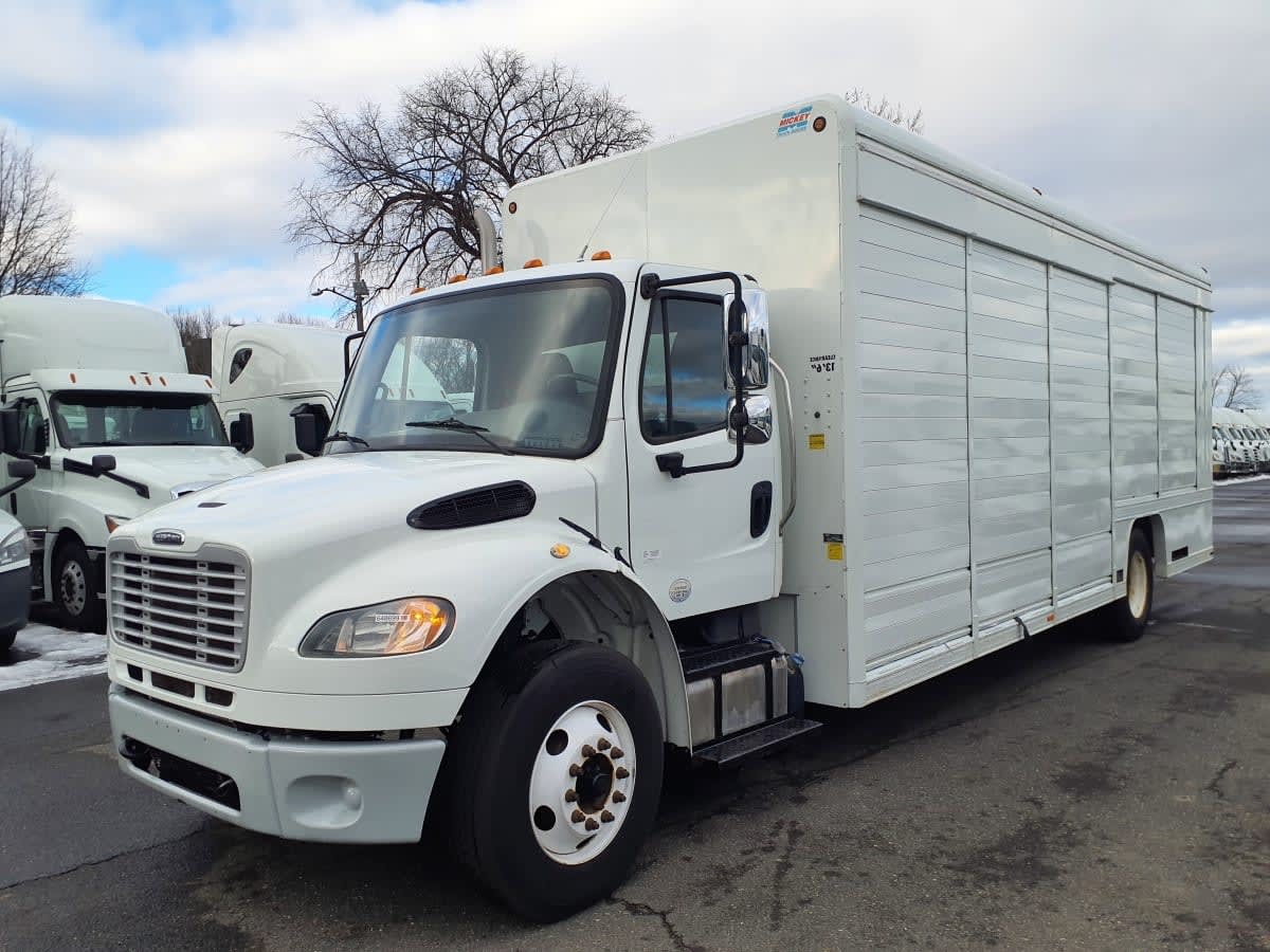 2016 FREIGHTLINER BUSINESS CLASS M2 106 in Springfield, MA