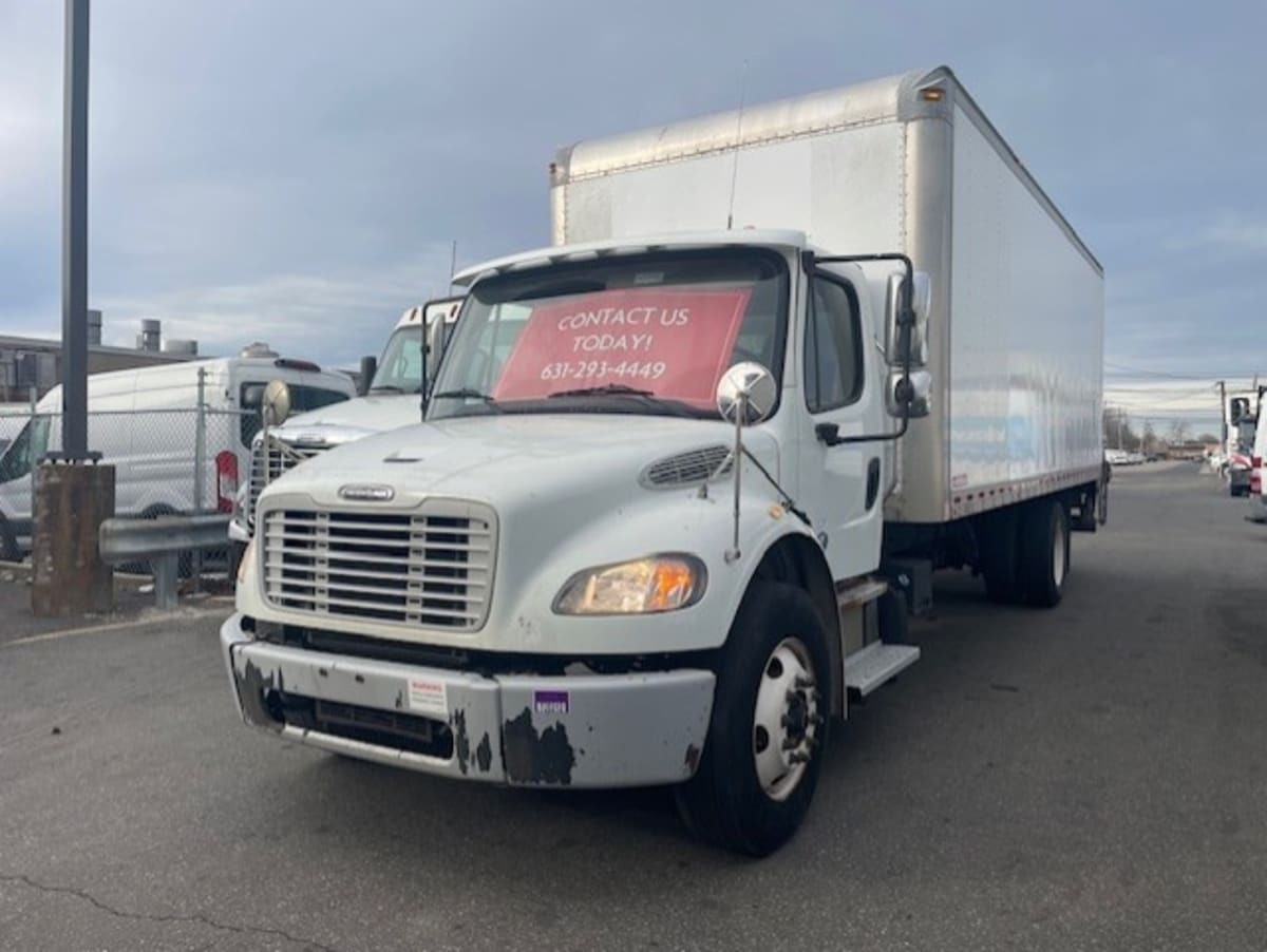 2017 FREIGHTLINER BUSINESS CLASS M2 106 in Farmingdale, NY