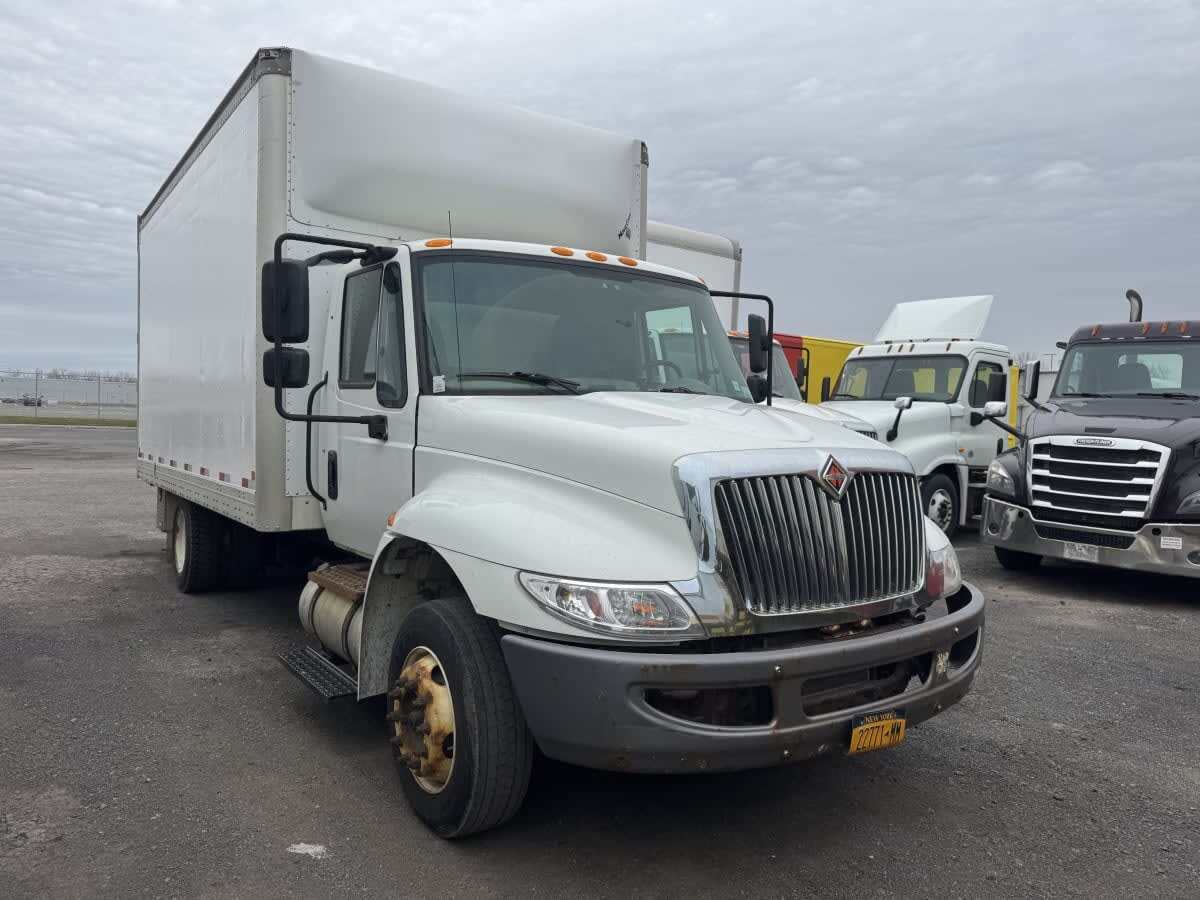 2019 INTERNATIONAL 4300 LP in Hampton, VA