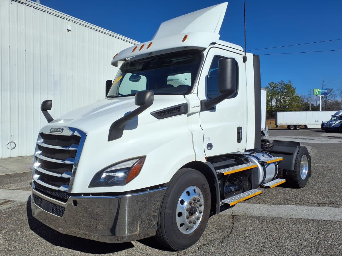 2020 FREIGHTLINER CASCADIA 116 in Knoxville, TN
