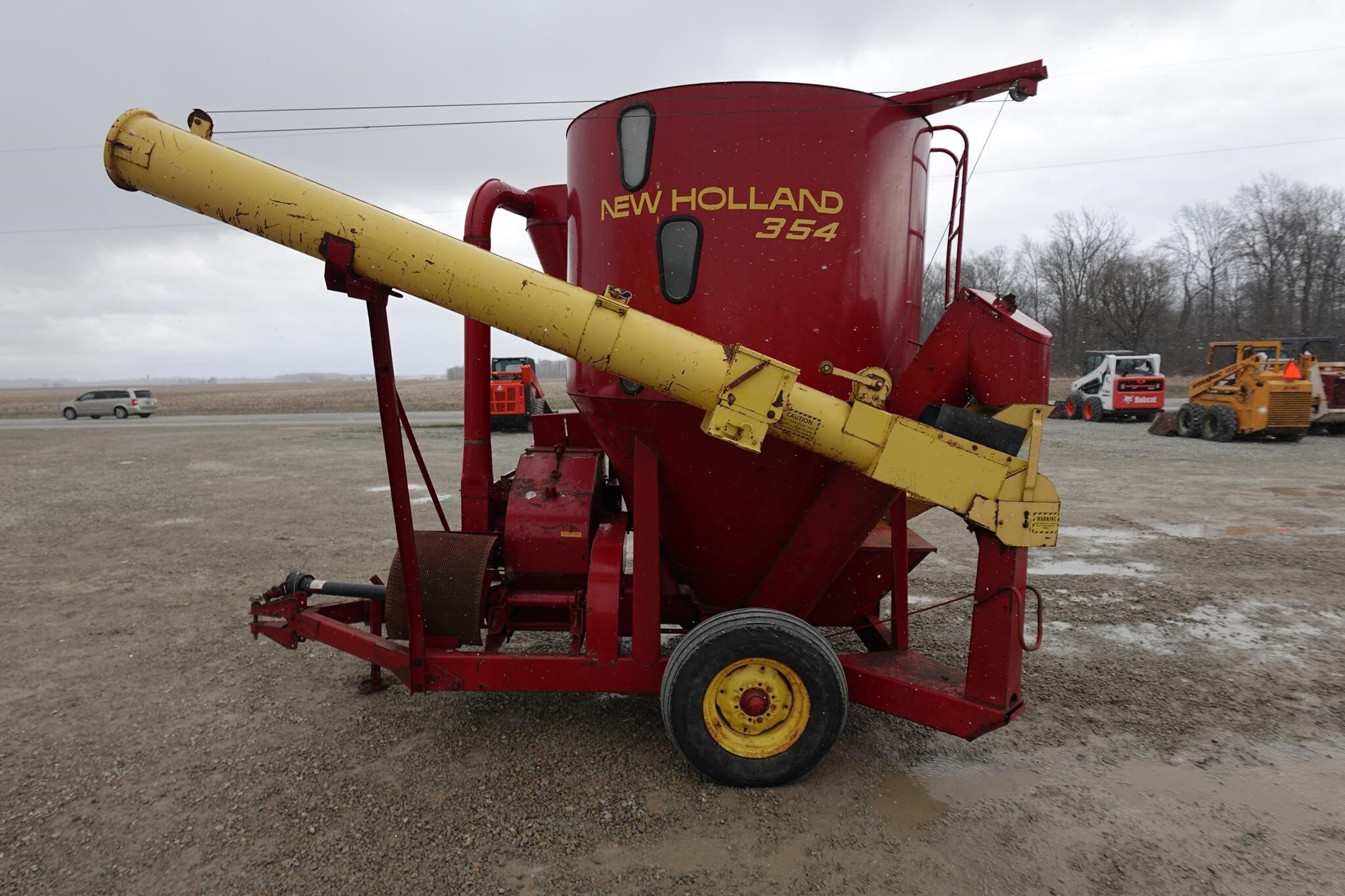 NEW HOLLAND 354 in Versailles, OH