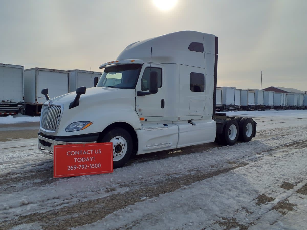 2020 INTERNATIONAL LT625 SLPR CAB in Wayland, MI