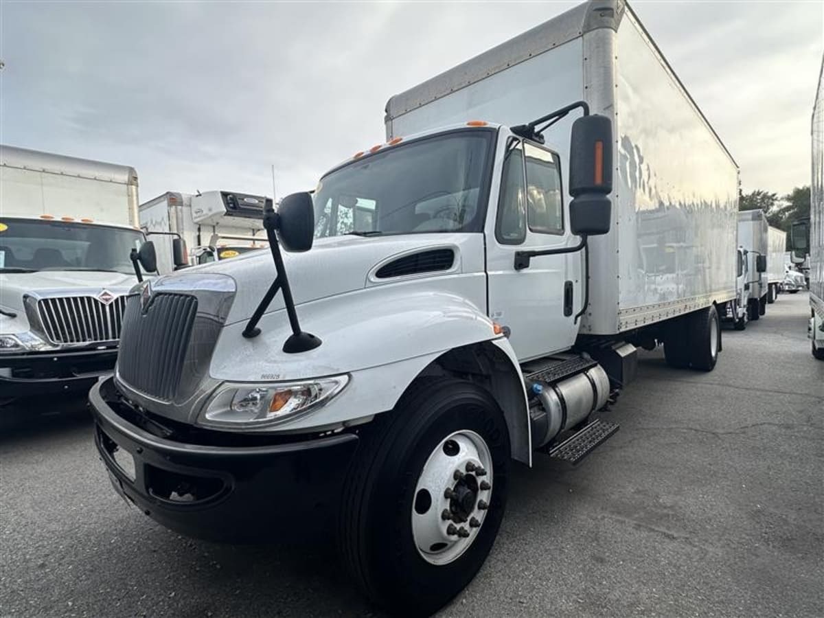2019 INTERNATIONAL 4300 SBA in Montebello, CA