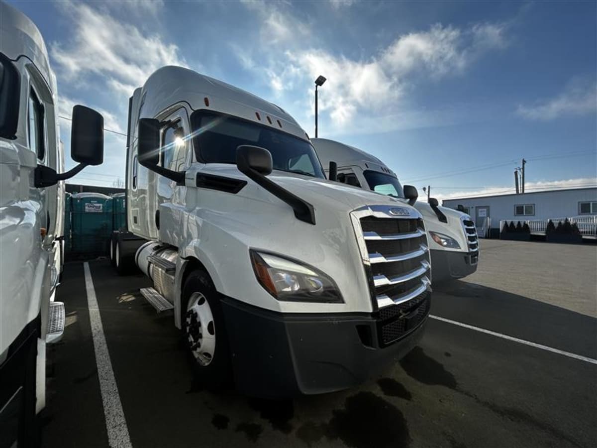 2020 FREIGHTLINER CASCADIA 126 in Tacoma, WA