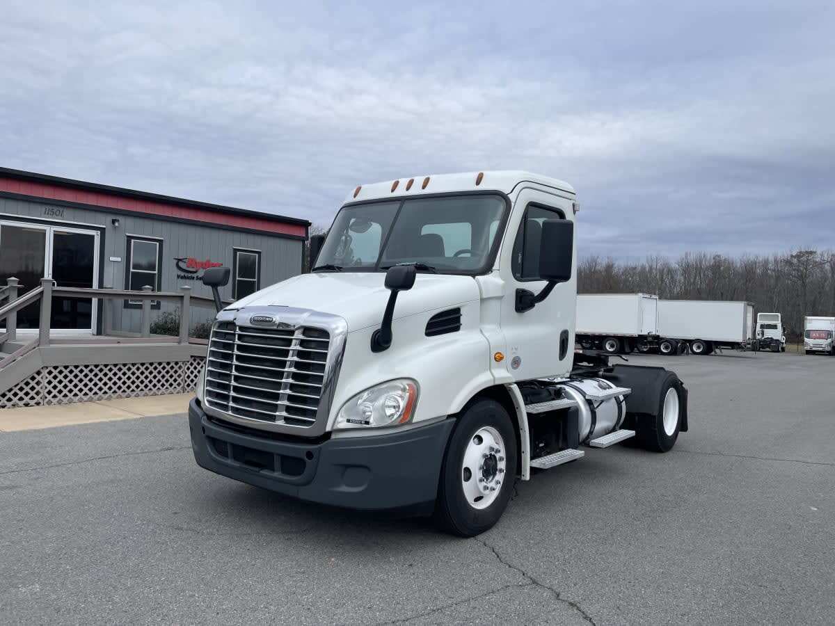 2019 FREIGHTLINER CASCADIA 113 in North Little Rock, AR
