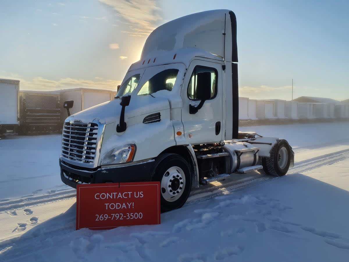 2019 FREIGHTLINER CASCADIA 113 in Wayland, MI