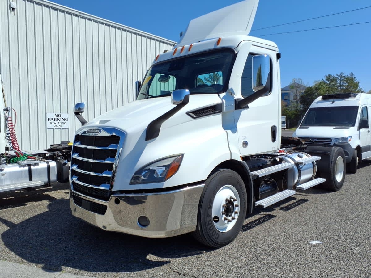 2020 FREIGHTLINER CASCADIA 116 in Knoxville, TN