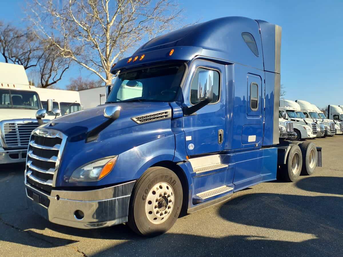2020 FREIGHTLINER CASCADIA 126 in Springfield, MA