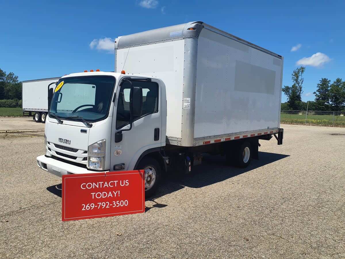 2018 ISUZU NPR HD in Wayland, MI