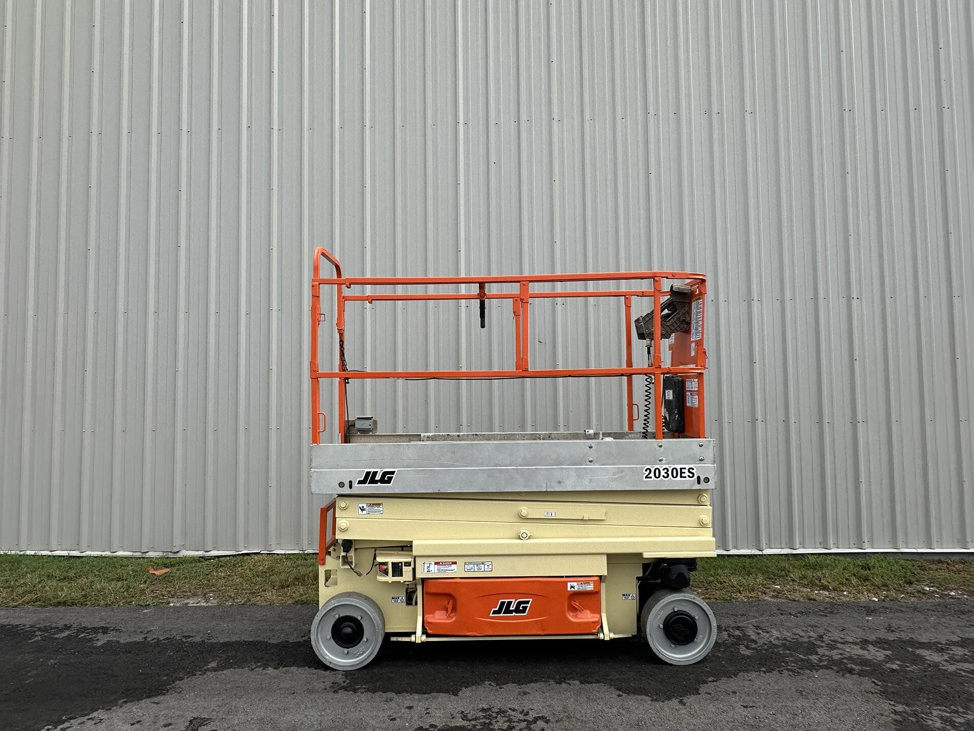 2014 JLG 2030ES in Cary, IL