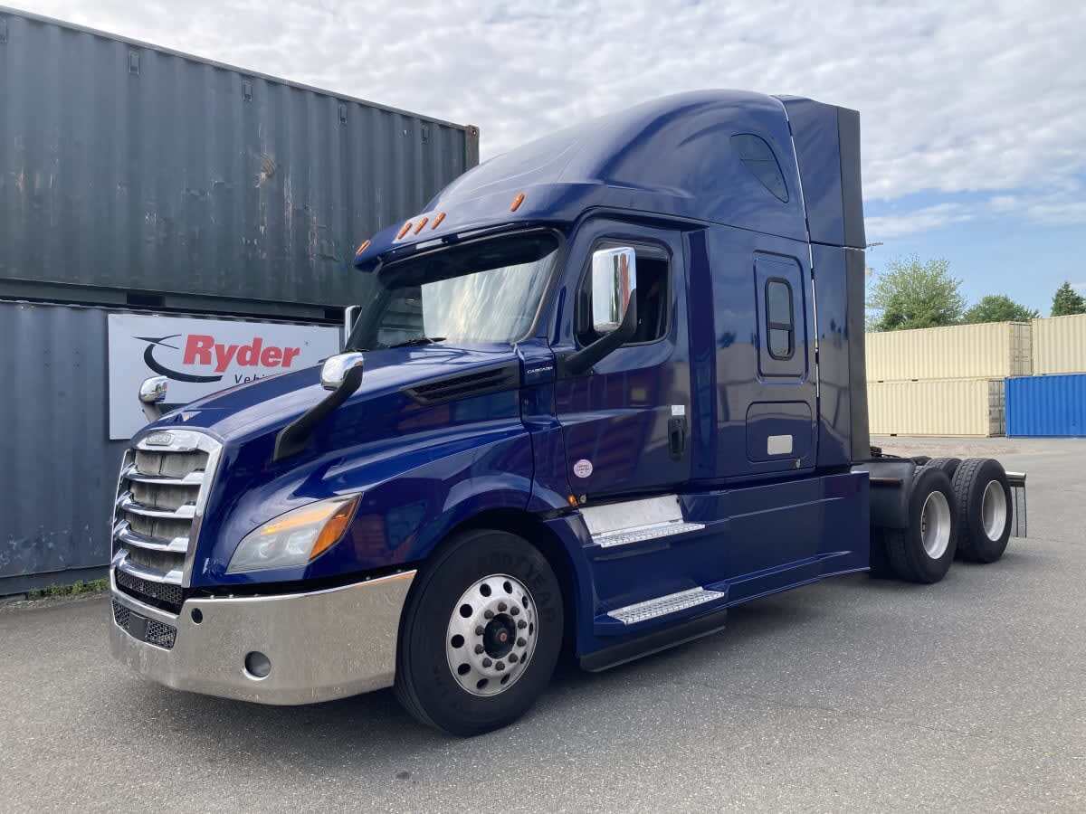 2020 FREIGHTLINER CASCADIA 126 in Springfield, MA