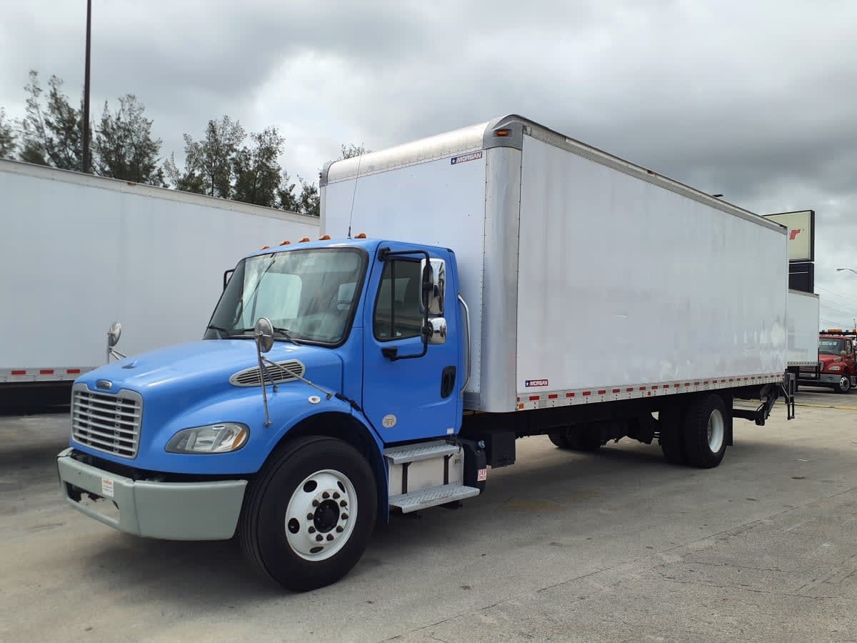 2020 FREIGHTLINER BUSINESS CLASS M2 106 in Miami, FL