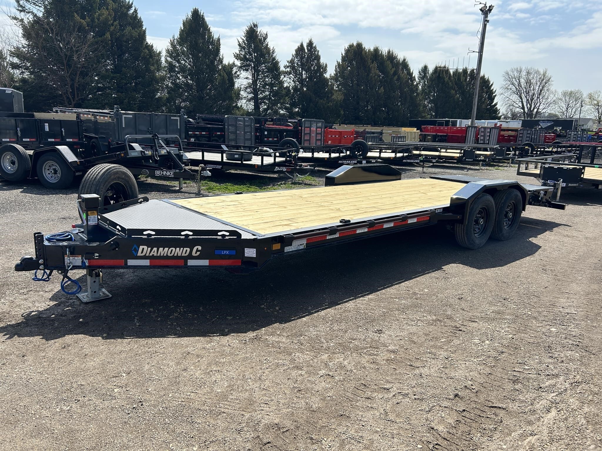 2026 DIAMOND C LPX 82"X22' 15.5K EQUIPMENT FLATBED TRAILER in Pecatonica, IL
