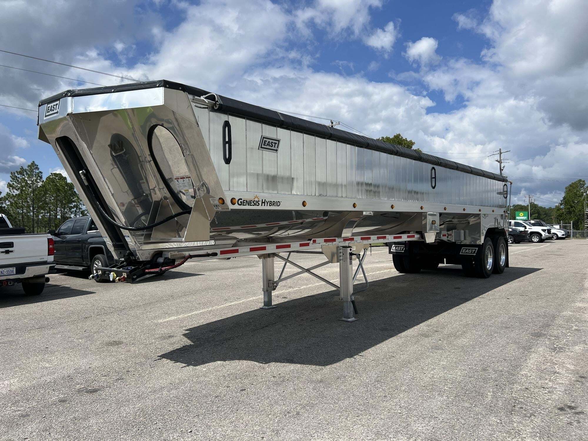 2027 EAST 39' X 102" X 60" FRAMELESS HYBRID DUMP in Wilmington, NC