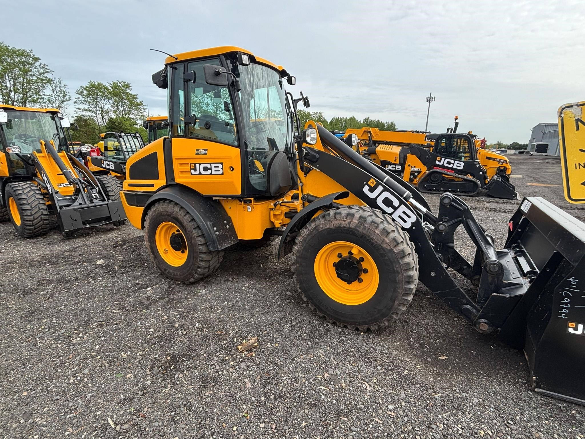 2024 JCB 409 in Warrington, PA
