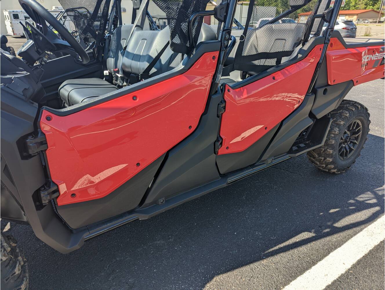 A photo of this 2025 Honda Pioneer 1000-6 Crew Deluxe