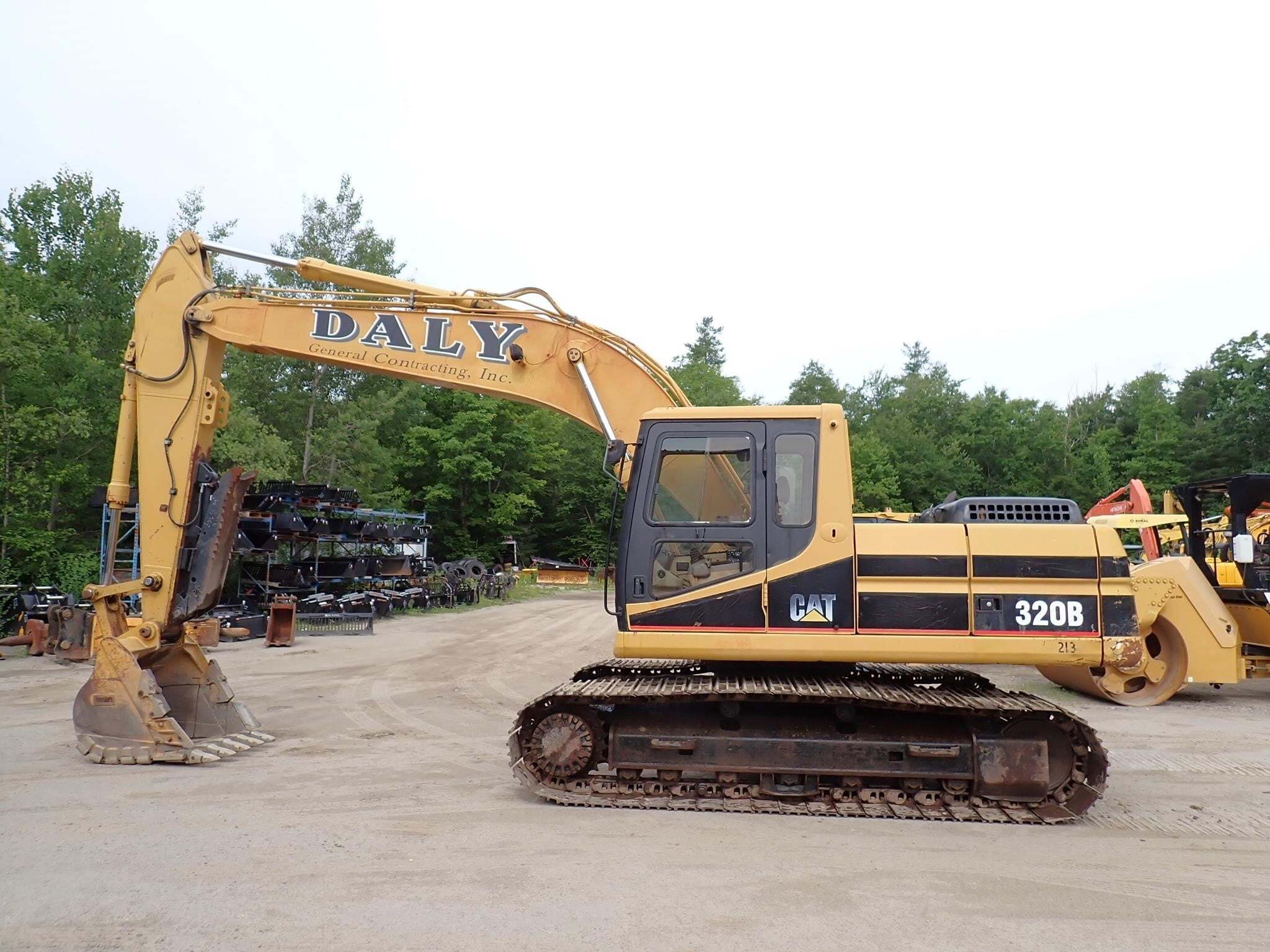 1996 CATERPILLAR 320B in Phillipston, MA